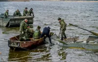 Украинские воины точным ударом уничтожили лодку с оккупантами (видео)
