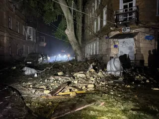 Атака по Одессе: россияне разрушили здание станции скорой помощи и жилой дом (фото)
