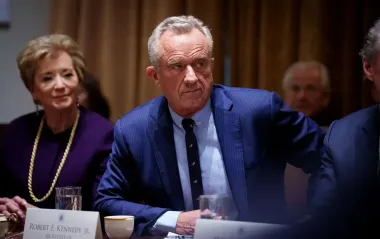 Антивакцинатор Кеннеди распустил консультативный комитет по вакцинам CDC: что известно