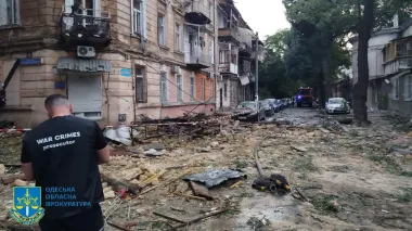 Ночной удар по Одессе: двое погибших, повреждены роддом, станция "скорой", вокзал