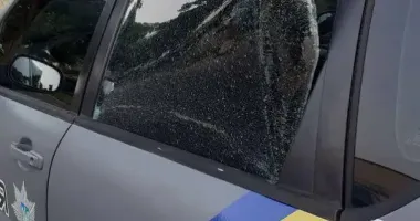 У Києві російський безпілотник впав поруч із поліцейським автомобілем