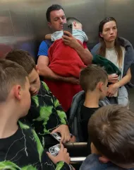 Решетнік показав, як під час атаки на Київ ховався з дітьми від вибухів: "Життя без фільтрів і прикрас"
