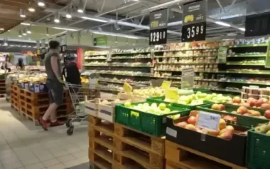 Сезонні фрукти не кожен зможе собі дозволити: яблука та малина стали дорожчі за апельсини