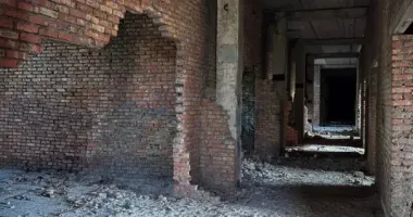 В Николаеве 11-летний подросток вылез на крышу недостроя, испугался и не смог спуститься