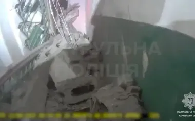 Kharkiv resident, trapped in his house after shelling, is singing Ukrainian national anthem while waiting for rescue: "Hand! Give me your hand! Everything will be fine, brother". VIDEO