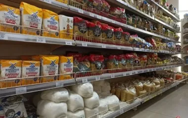 В українських магазинах можуть бути небезпечні крупи: як не купити отруту