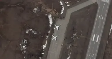 Росія відвела стратегічні ракетоносці Ту-160 подалі від України, – The Telegraph
