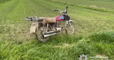 На Тернопільщині нетверезий чоловік на мопеді намагався підкупити поліцейських