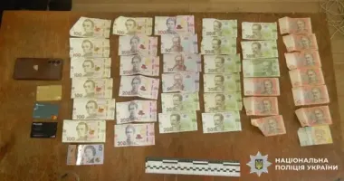 У торговому центрі Івано-Франківська пограбували жінку