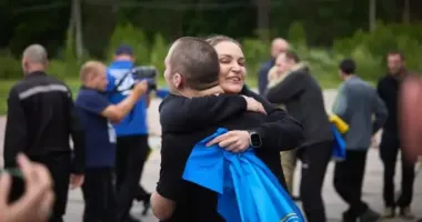 Были в плену более трех лет: Украина вернула домой тяжелораненых воинов