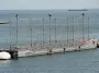 В оккупированной Керчи россияне прикрыли бухту завода "Залив" корабельным щитом  (фото)