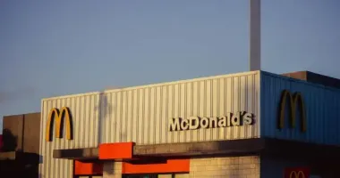 Россияне пугают украинцев наступлением с помощью McDonald's: в ЦПИ предупредили о манипуляциях пропагандистов
