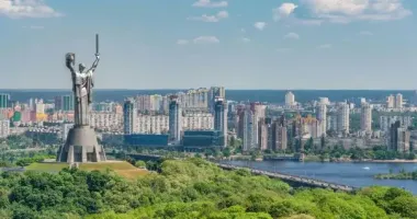 В Киеве ограничат дорожное движение до осени: на каких участках