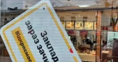 Одесса без воды и света: кафе закрываются, жители стоят в огромных очередях