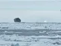 Рідкісний чорний айсберг біля берегів Канаді зняли на відео: явище зацікавило вчених