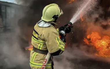 Чоловік підпалив ТЦК у Харкові і втік через вікно: яке покарання йому загрожує