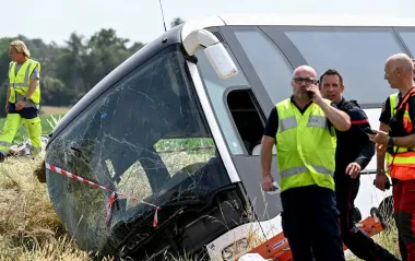 Во Франции автобус с украинскими детьми попал в аварию: есть погибшие и раненые