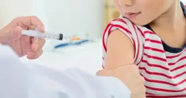 В Україні дітям без щеплень можуть заборонити відвідувати навчальні заклади