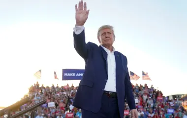 США отмечают День армии и 79-летие Трампа. Почему президента "поздравляют" протестами