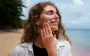 Все забывают наносить SPF на эту часть лица: она стареет быстрее всего!