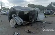 В Полтаве Tesla врезалась в парковку, есть пострадавшие