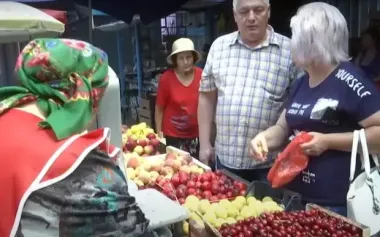 Українські фрукти стають маркером добробуту: що буде з цінами цього літа і чи варто готуватись до дефіциту