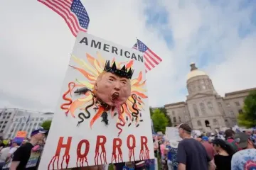 День народження Трампа американці відзначили масштабними протестами: фото