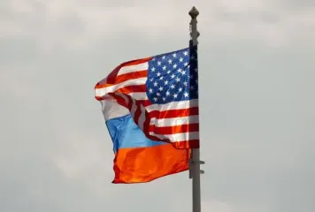 Пентагон привітав американців з Днем прапора США "російським триколором"