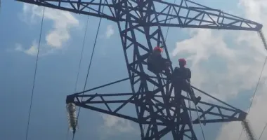 Во Львове взорвался электрический кабель: часть города без света