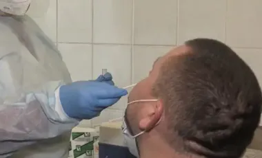 Виявився ще небезпечнішим: українців попередили про новий симптом коронавірусу