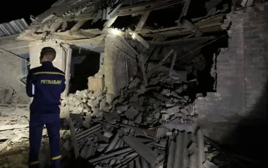 РФ атакувала один з районів Київської області: пошкоджено будинок, є постраждалий