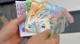 Лимит щедрости исчерпан: в Германии резко сократили поддержку беженцам, дармовых денег больше не будет