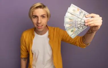20-летним на заметку: как жить "по-богатому" и при этом не влезать в кредиты