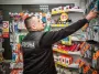 "Уволен за 22 минуты": в Одессе охранник лишился работы за перепалку с депутатом на русском языке (видео)