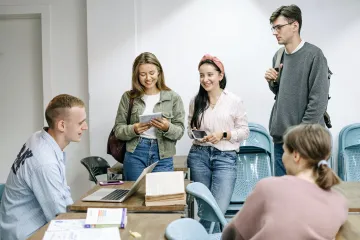 Работы не будет: на какие специальности не надо поступать в 2025