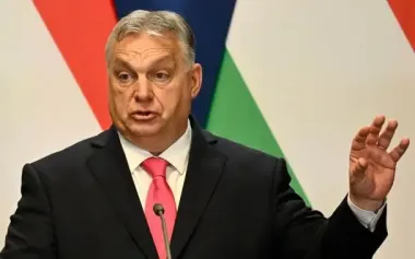 Зброя, наркотики, торгівля людьми: cоратниця Орбана випустила скандальне відео про Україну