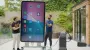 Блогер создал самый большой iPhone в мире и у него есть фонарик мощностью 400 Вт (фото)
