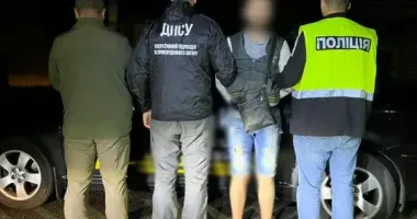 На Одещині поліцейські затримали іноземця, який за 8000 доларів переправляв чоловіків до Молдови