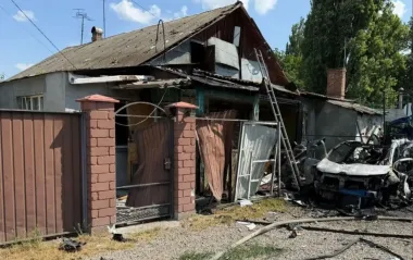 Понівечена інфраструктура, поранені та загиблий: росіяни вдарили по Нікополю дронами