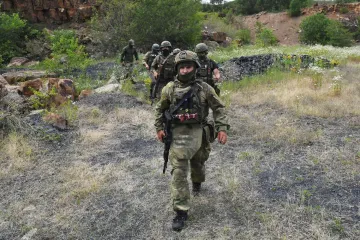 "Очень горькая трава": голодные оккупанты под Лиманом массово сдаются в плен, — офицер ВСУ