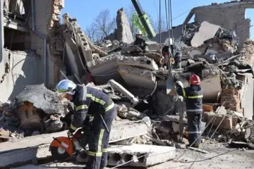 Рятувально-пошукова операція в Києві: скільки людей досі перебувають під завалами багатоповерхівки