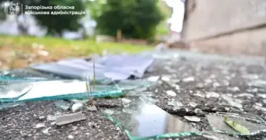 Ракетний удар по Запоріжжю: зруйновані підприємства, пошкоджені будинки та гуртожиток