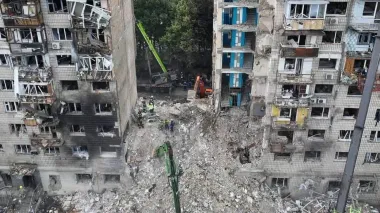 Russian attack on Kyiv kills 14, prosecutors report – photos
