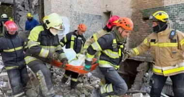 Кількість загиблих у Києві зросла до 21: рятувальники не зупиняють роботи