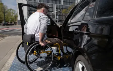 Людям з інвалідністю повертатимуть гроші за переобладнання авто: деталі