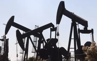 Нефть ускорила рост после требования Трампа капитуляции Ирана