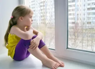 Без довідки зі школи грошей не чекайте: у Польщі змінили умови виплат на дітей