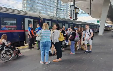 ДТП з українцями у Франції: додому повернулась перша група постраждалих підлітків (фото)
