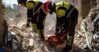 Масований удар по Києву: з-під завалів 9-поверхівки дістали ще два тіла
