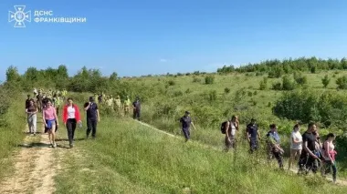 На Прикарпатті вже добу шукають 6-річного хлопчика — що відомо (фото)